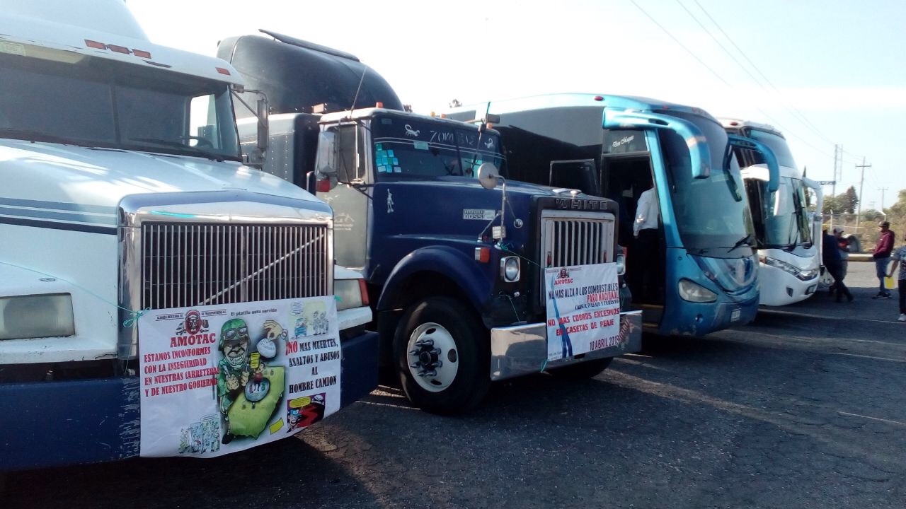 Transportistas preparan bloqueo de carreteras el próximo martes