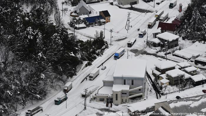 Dejan saldo de tres muertos nevadas en Japón