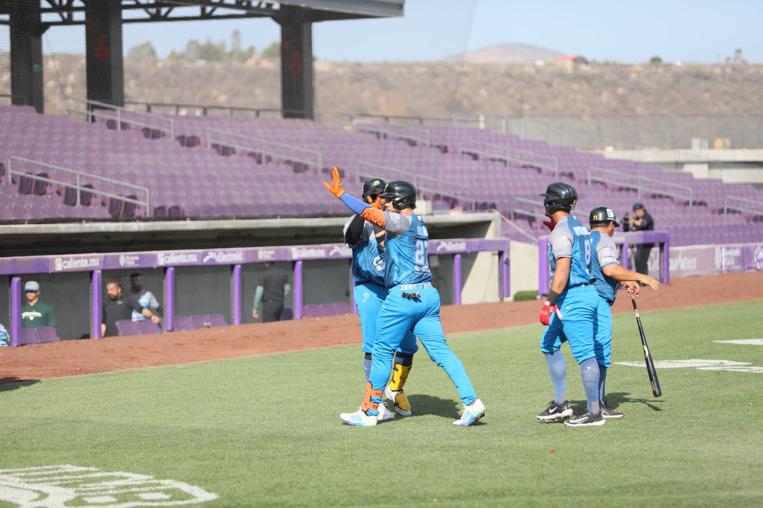 Sábado redondo para Pericos, se queda con la doble cartelera