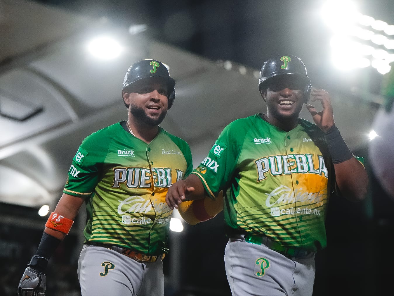 Pericos mantiene hegemonía en el bajío sobre Bravos