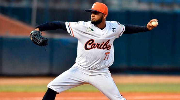 Liarvis Breto fortalece el bullpen de los Pericos