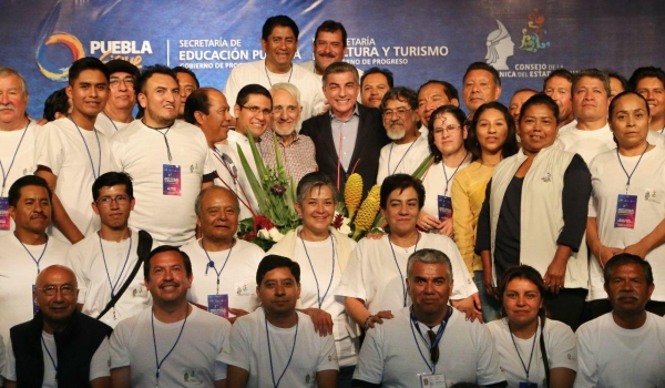 Reconoce Gali el trabajo de los cronistas del estado de Puebla