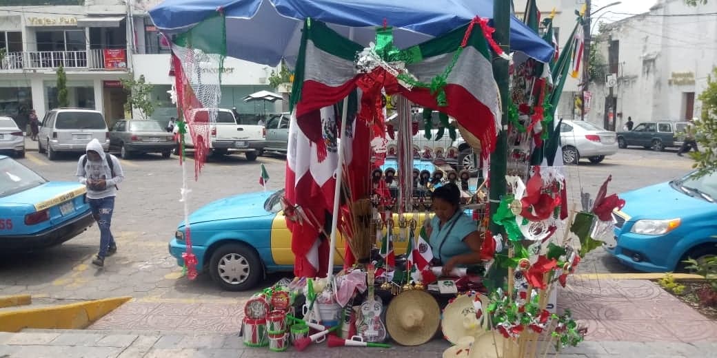 Artículos para Fiestas Patrias en Izúcar registran bajas ventas