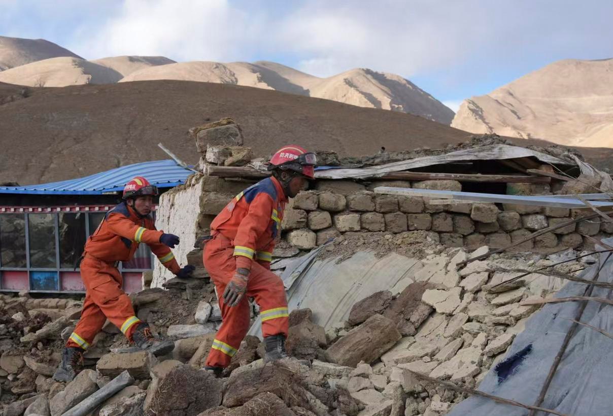 FOTOS Terremoto en el Tíbet deja más de 120 fallecidos