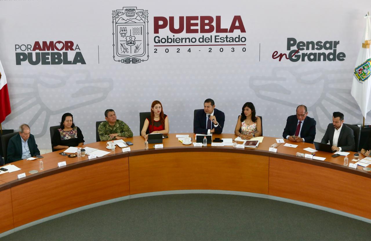 Mega obras, no mega saqueos; mega obras, no mega deudas: Armenta