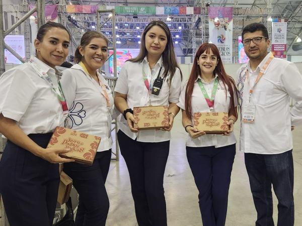 En Tianguis Turístico de Veracruz Puebla presenta juego de Lotería de Pueblos Mágicos