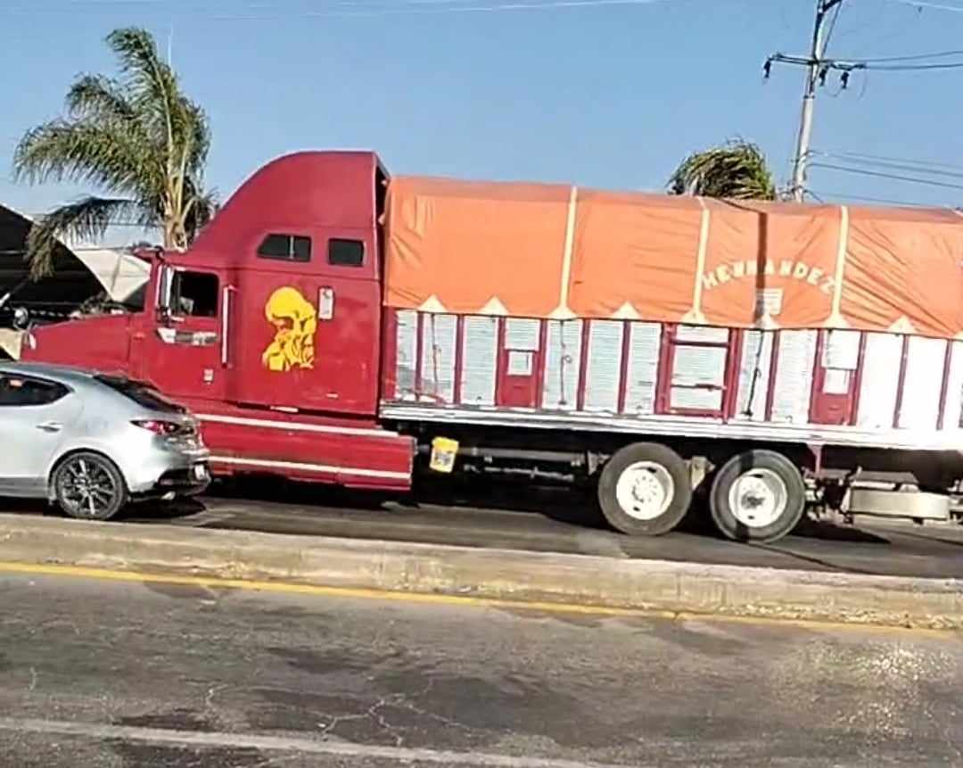 Recuperan en Tepeojuma camión robado