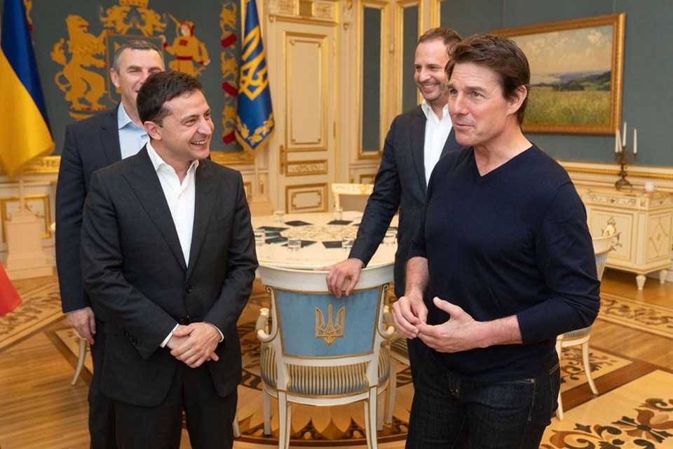 Presidente de Ucrania le dice guapo a Tom Cruise y se hace viral