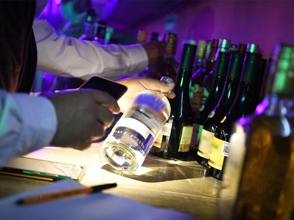 Realiza Salud operativos contra venta de bebidas alcohólicas a menores de edad