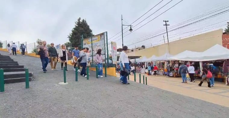 VIDEO Turistas disfrutan de un paseo por la Zona Arqueológica de Cholula