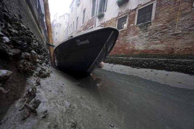 Venecia se queda sin agua para pasear en góndola