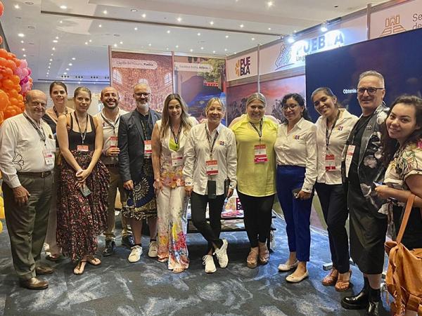 En Cancún, gobierno estatal promueve turismo de romance de Puebla