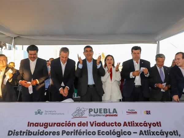 Céspedes entrega el Viaducto Atlixcáyotl