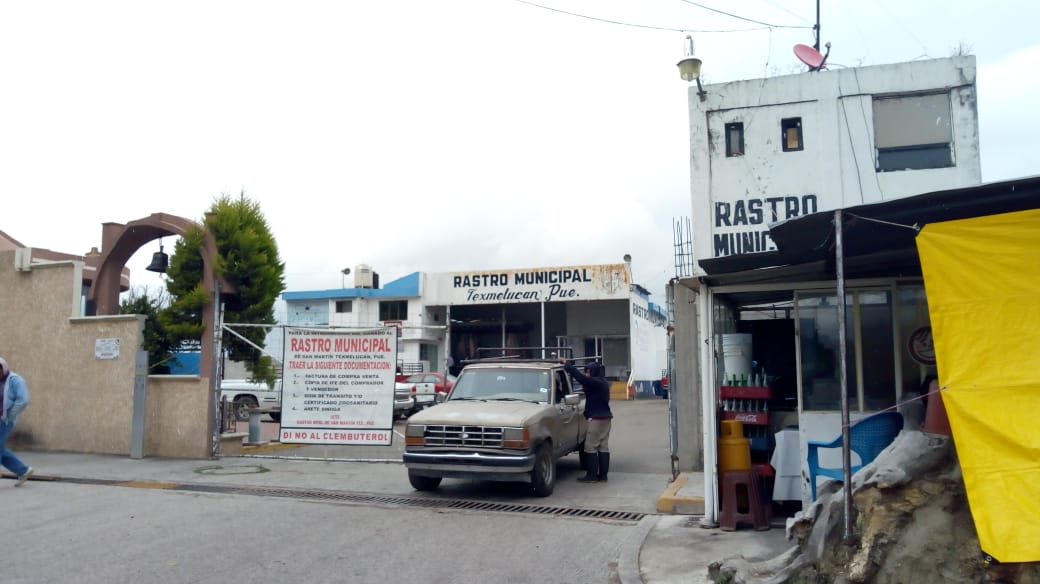 Nuevo paro de labores en el rastro de Texmelucan por despidos