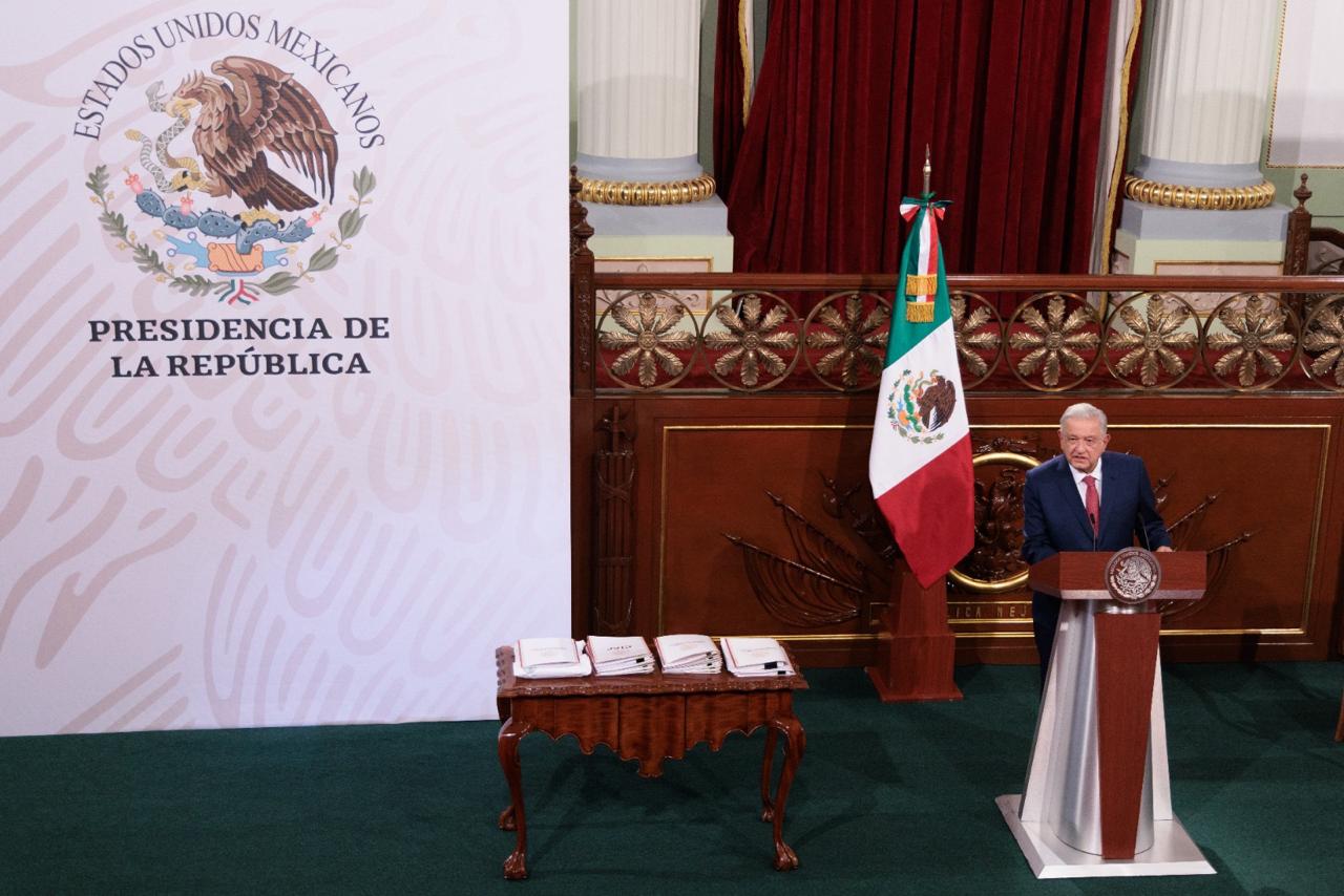 VIDEO Presenta López Obrador 20 reformas constitucionales