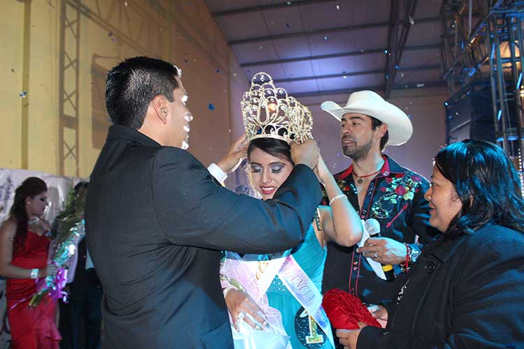 Eligen a Ana Karen como reina de la Feria de Huejotzingo 2014