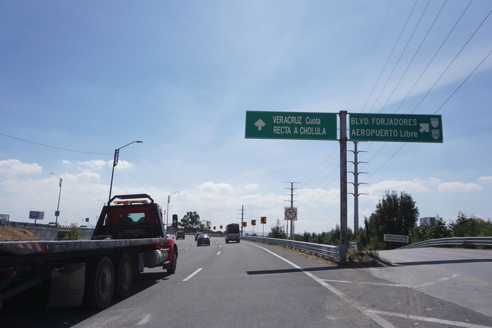 Reabren tramo de Periférico Ecológico donde explotó pipa de gas