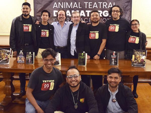 Presenta gobierno estatal colección literaria de compañía de dramaturgia