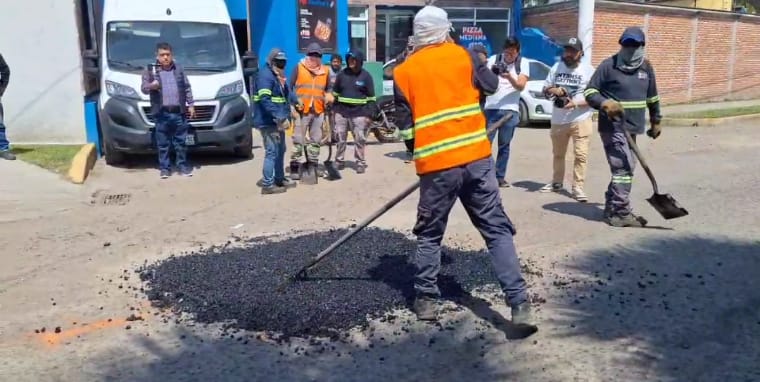 VIDEO Lupita Cuautle pone en marcha programa de bacheo