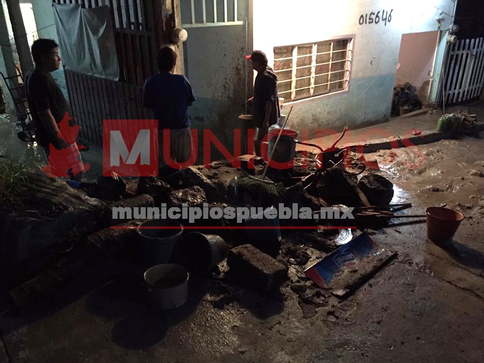 GALERÍA Se inundan viviendas en Izúcar; SGG se deslindó