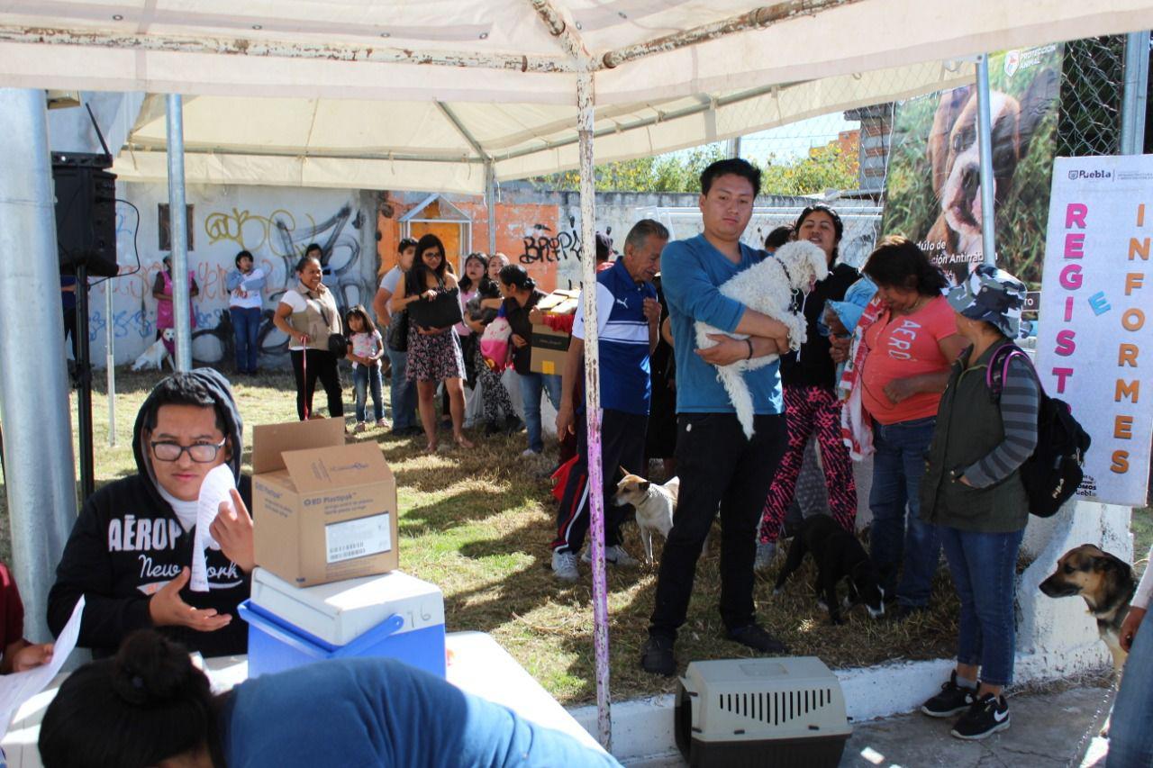 Acercan servicios municipales en la colonia Minerales de Puebla