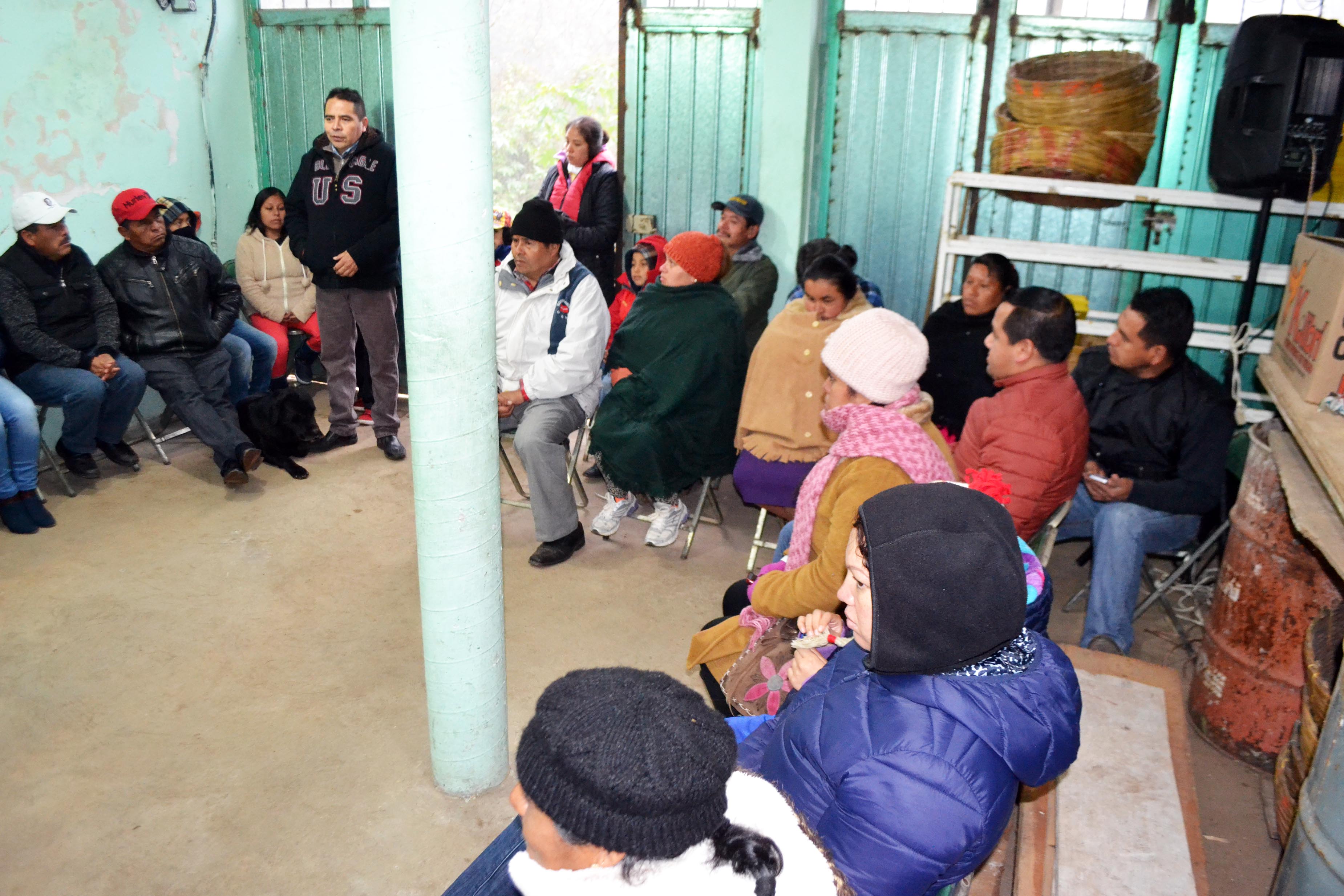 Entrega Guillermo Lobato ampliación de drenaje en Acuesco