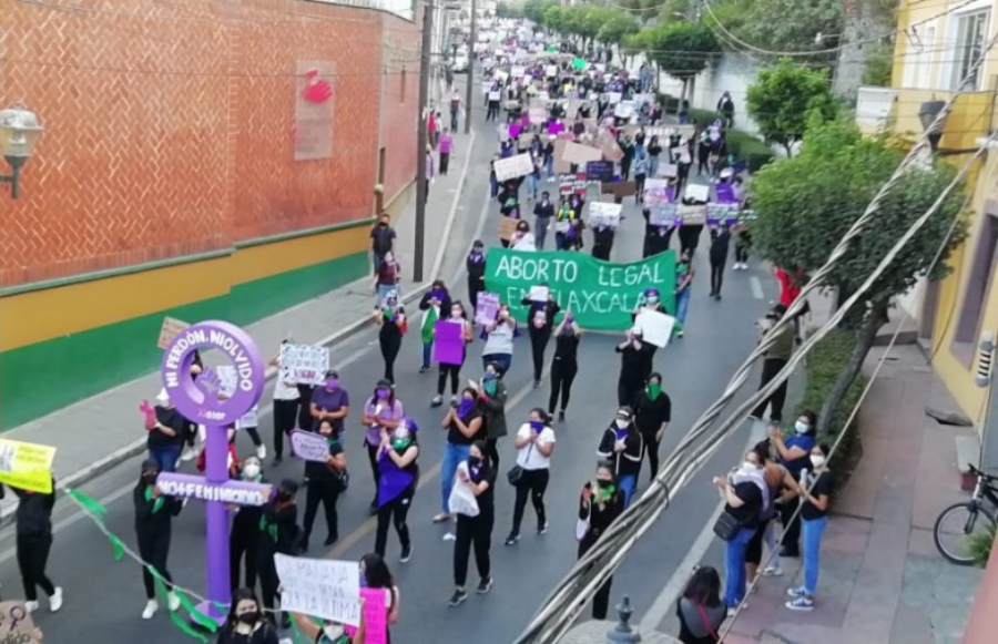 Policía estatal y granaderos listos para marcha del 8M en Tlaxcala