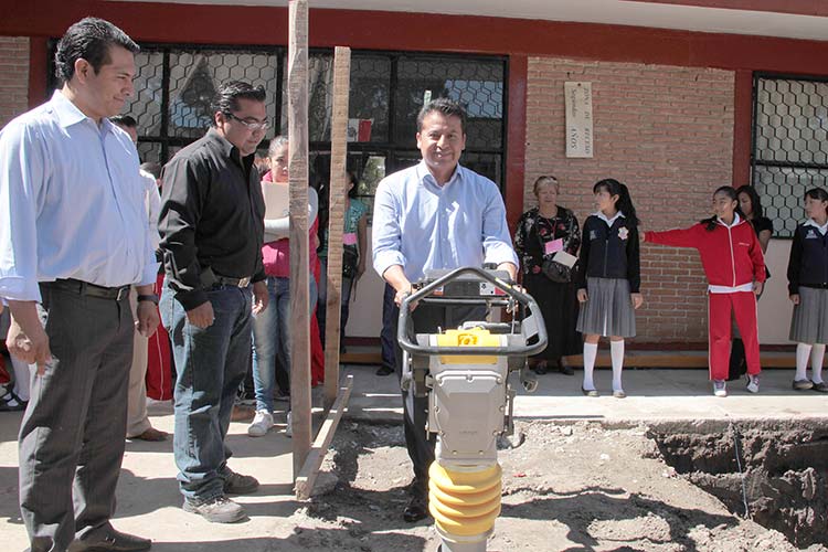 Pone en marcha edil de San Andrés obra educativa en Tlaxcalancingo