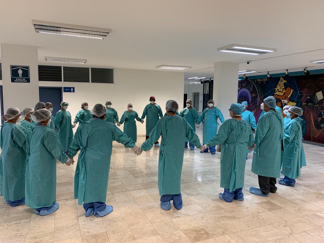 Conmueven médicos del ISSSTEP con cadena de oración ante COVID19