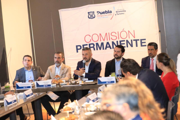 Adán Domínguez encabeza Comisión Permanente por Puebla