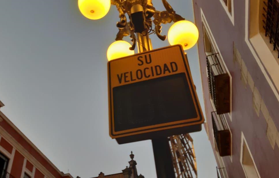 Colocan 28 monitores para controlar velocidad en Centro Histórico