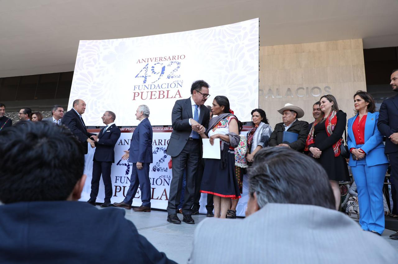 Mier comparte la riqueza cultural de su natal Puebla en la Cámara de Diputados