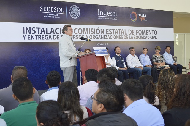 Entregan 8 mdp a proyectos de organizaciones de la sociedad en Puebla 