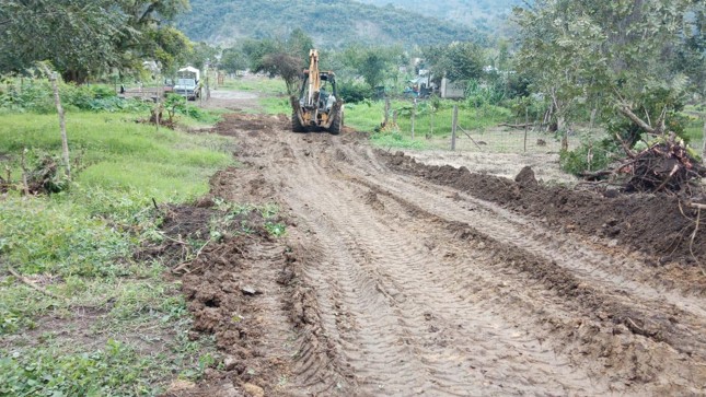 Abren calles en beneficio de junta auxiliar de Xicotepec