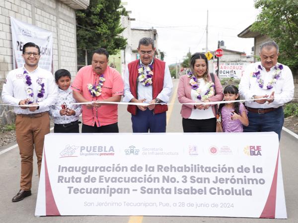 Sergio Salomón inaugura rehabilitación de la carretera Tecuanipan-Santa Isabel Cholula