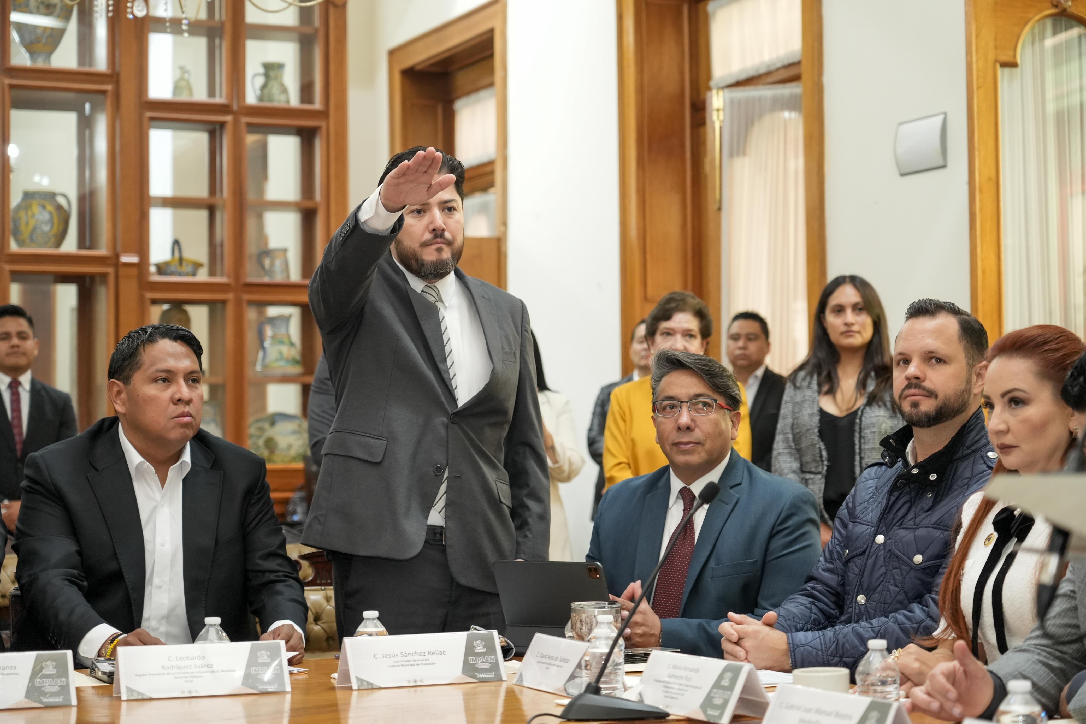 Pepe Chedraui toma protesta a Jesús Sánchez Reliac como coordinador del IMPLAN