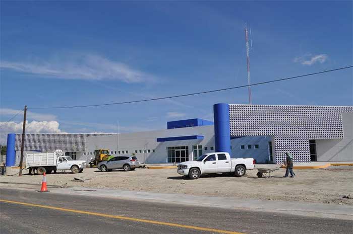 Terminan construcción de hospital en Acatlán de Osorio