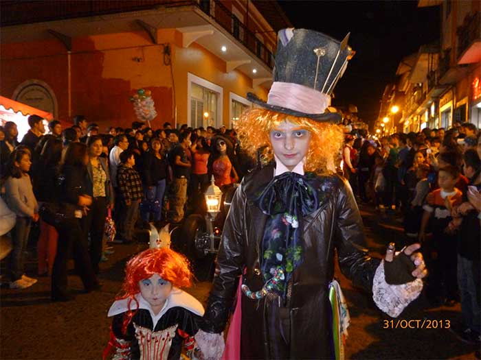 Realizan segunda caminata Zombie en Teziutlán