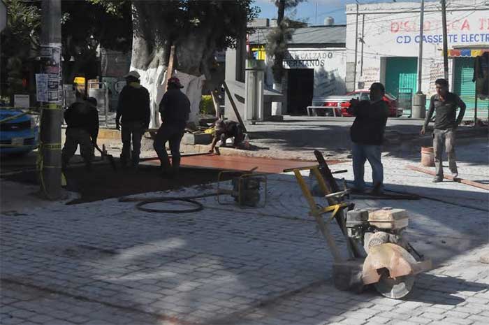 En Tehuacán, avanza concreto hidráulico en la calle 3 Oriente y Morelos