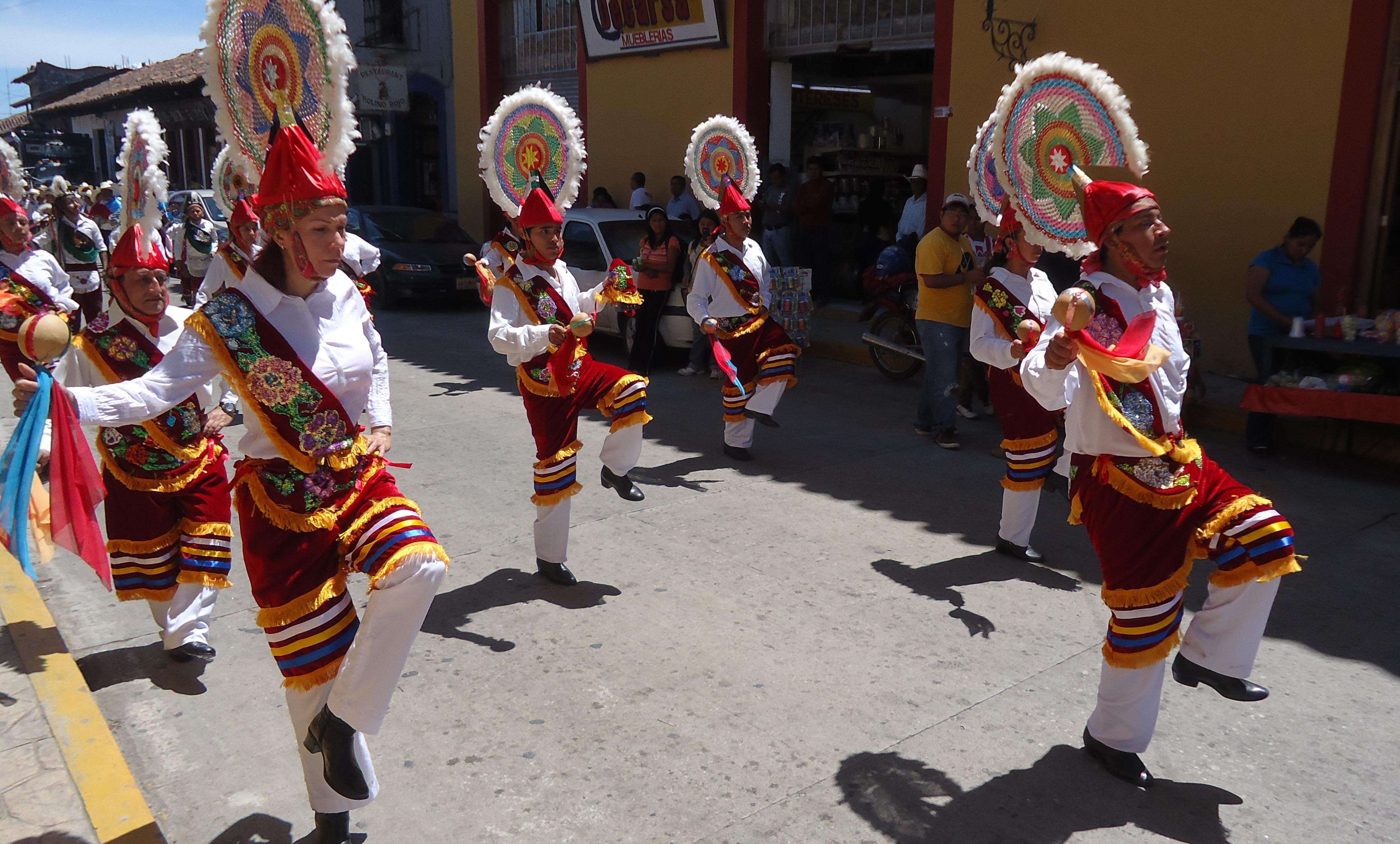 Sin voladores, festejan a San Pedro Apóstol en Zacapoaxtla