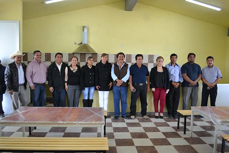 Fortalece Tepeaca alimentación de menores estudiantes