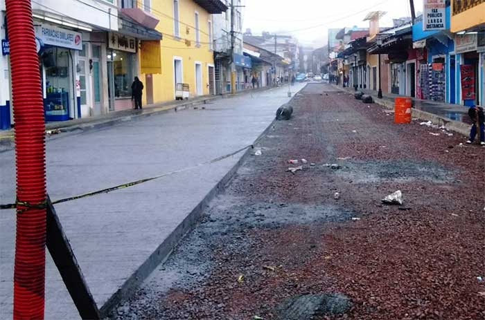 Comerciantes de Huauchinango se dicen resignados ante obras inconclusas
