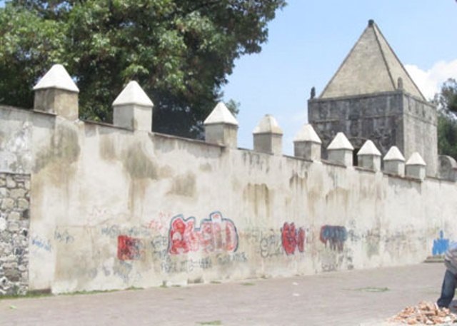 Graffiti invade monumentos históricos y fachadas en Huejotzingo