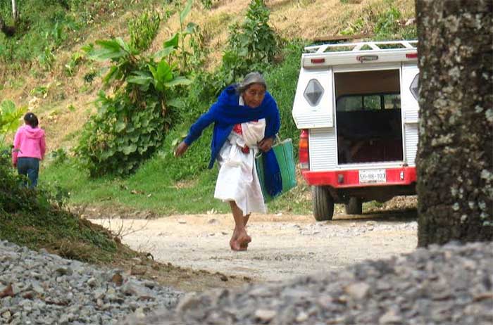 Ancianos son marginados por prestadores de servicios en Huauchinango  