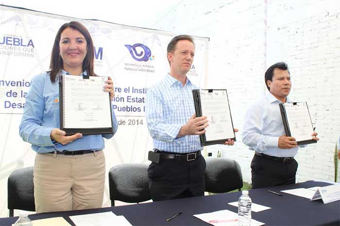IPM firma convenio para apoyar a indígenas en Tehuacán 