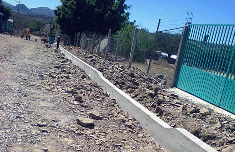 Concreta Antorcha obras a favor de familias mixtecas