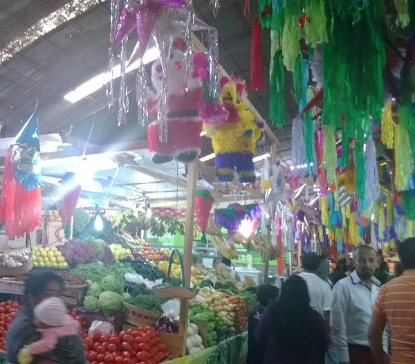 Se desploman ventas de piñatas pese a temporada navideña