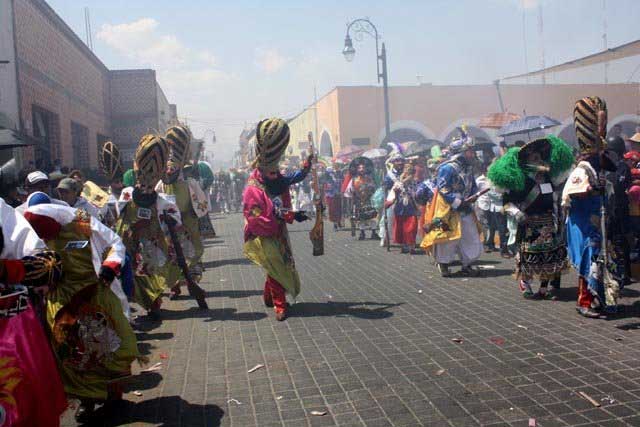 Reducen uso de pólvora y mosquetones en Carnaval de San Pedro Cholula