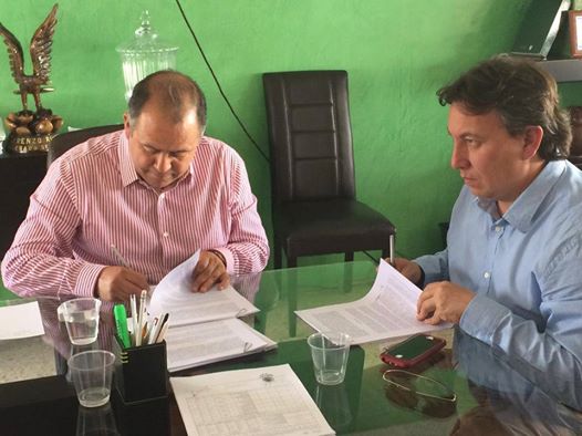 Firma David Huerta convenio para rescate de Unidad Deportiva Los Cardenales
