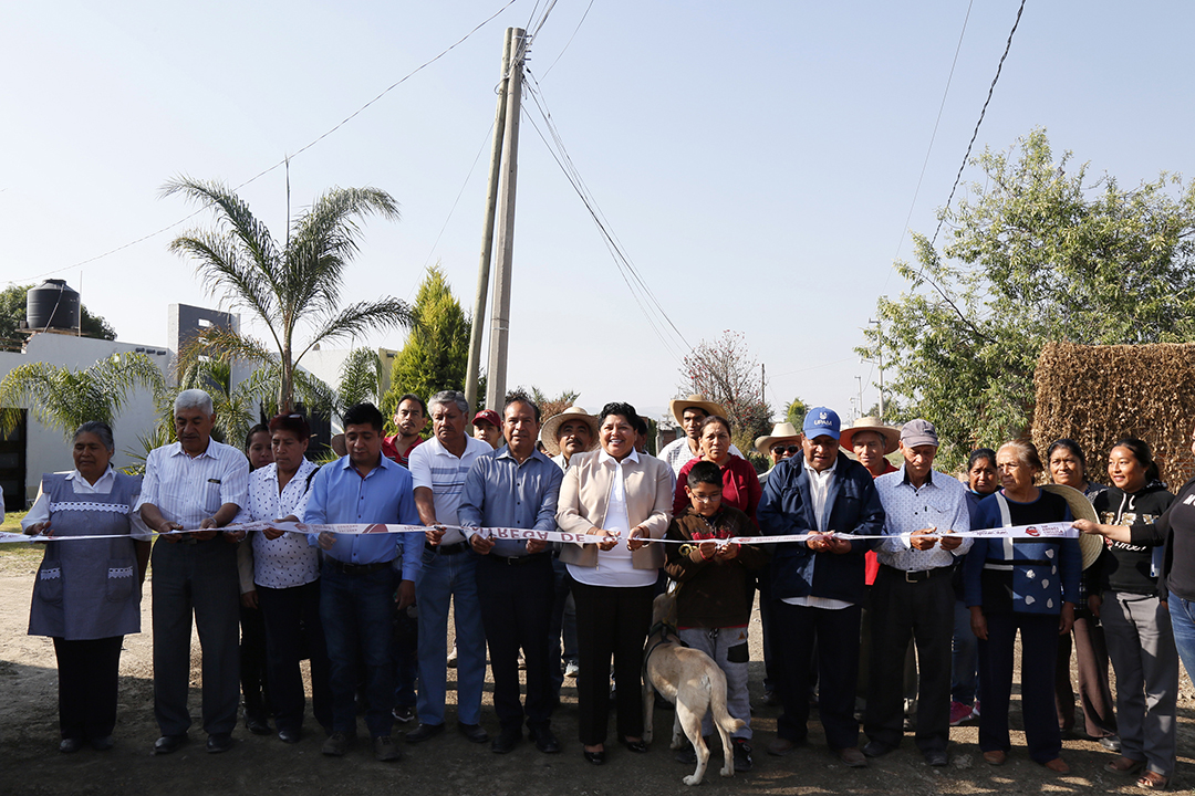 Pérez Popoca cumple su palabra y entrega obra en Tonantzintla